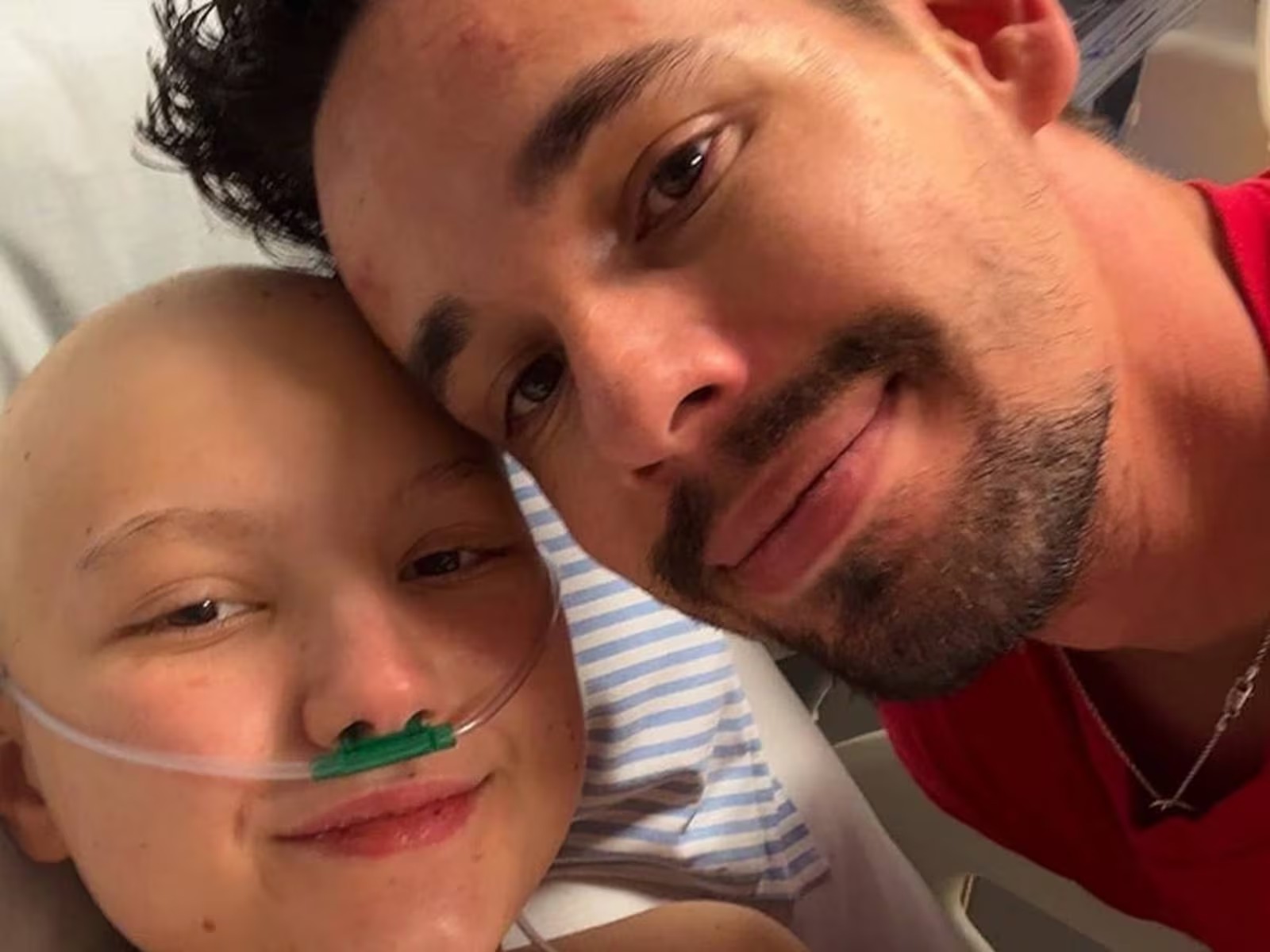 Isabel Veloso está sedada e estável e família aguarda resultado de nova biópsia