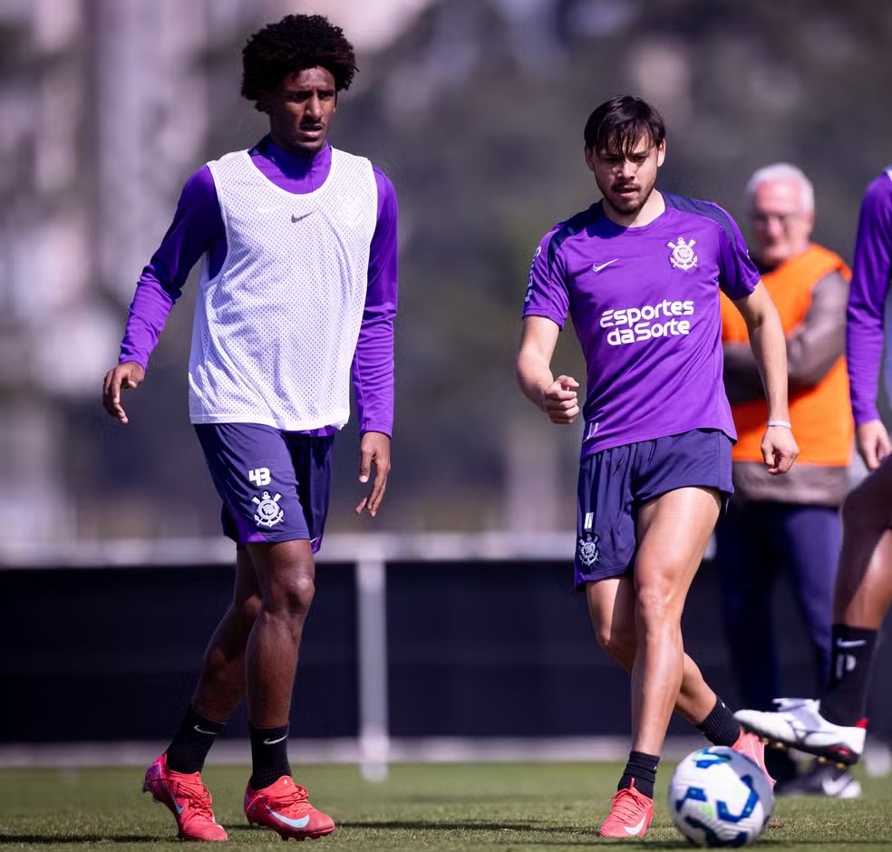 Corinthians planeja despedidas e cortes