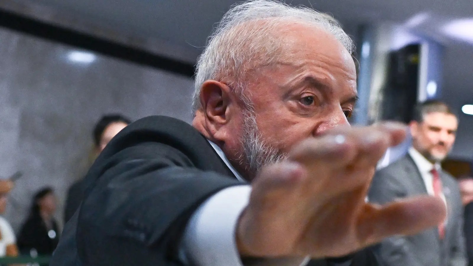 Lula projeta maior ajuste fiscal