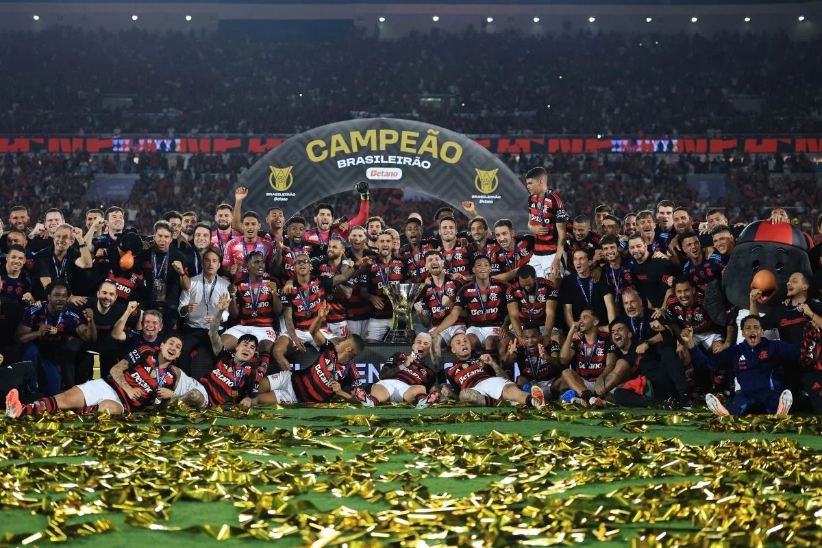 Flamengo lidera, Corinthians surpreende 2025