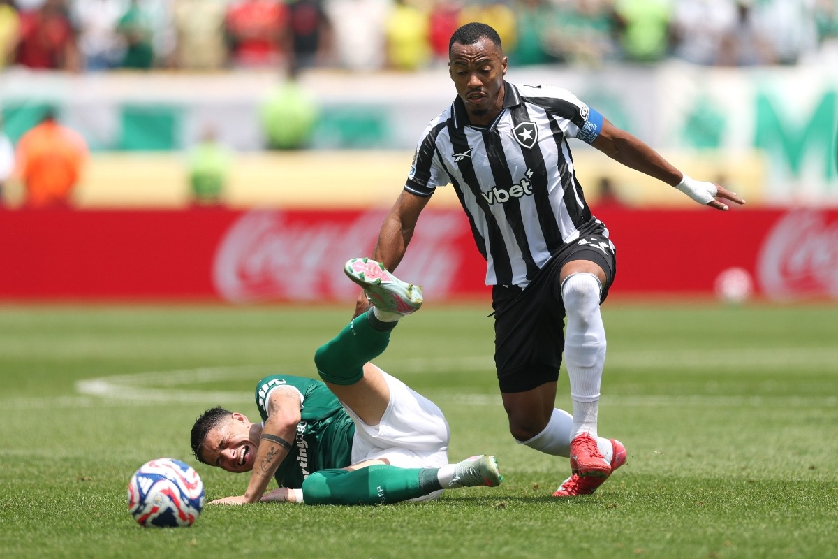Marlon Freitas recebe liberação de Textor para acertar com o Palmeiras