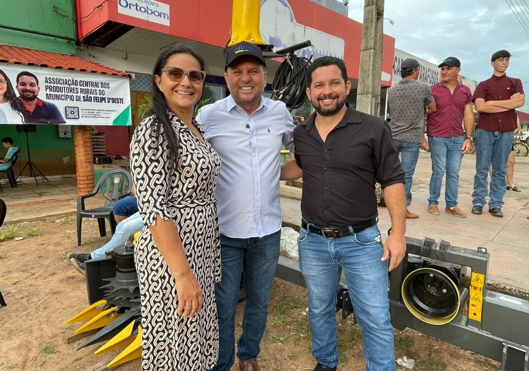 Estradas rurais de São Felipe do Oeste recebem investimento de R$ 500 mil com apoio de Cirone Deiró