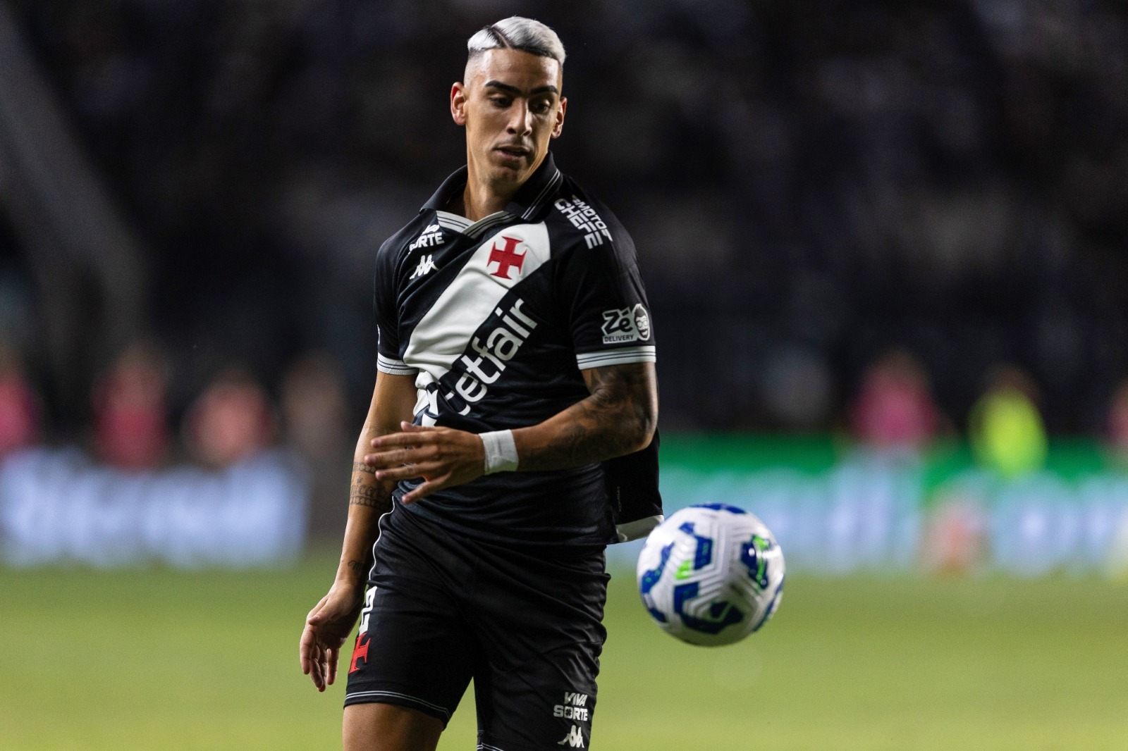 Vasco renova com Puma Rodríguez e estende vínculo por mais dois anos