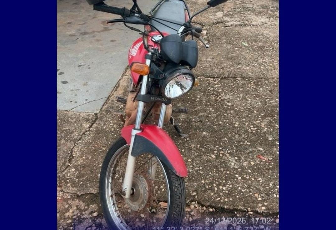 Ação rápida da PM localiza motocicleta roubada e leva suspeito à delegacia