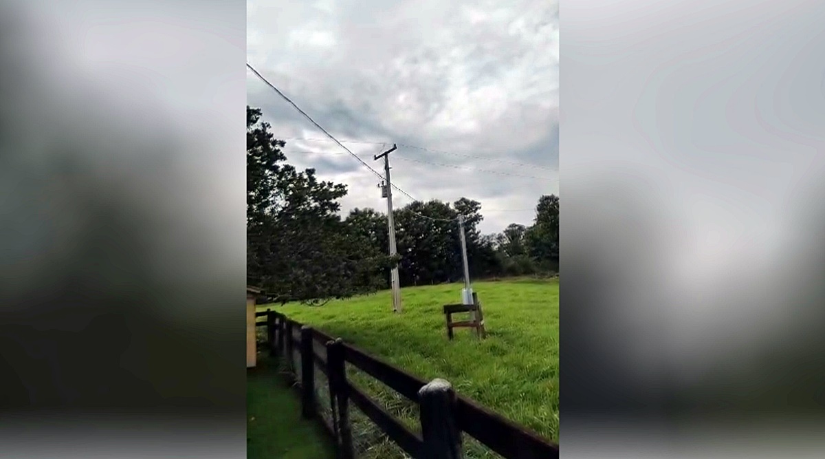 Raio atinge residência na Linha 612, em Jaru, e descarga elétrica destrói parte do imóvel