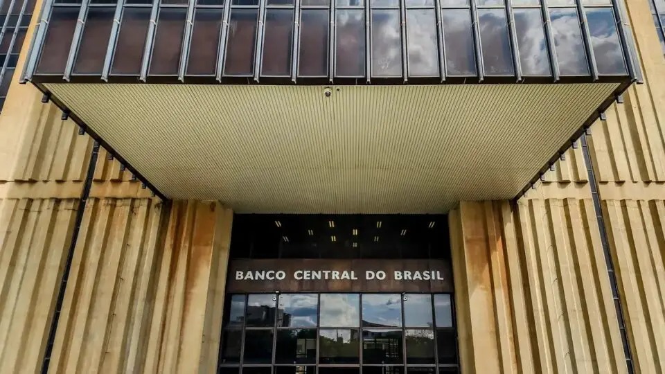 Liquidação do banco Master expõe guerra entre BC, STF e Congresso