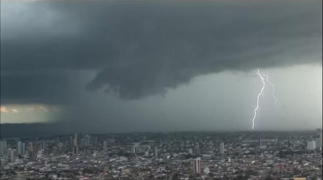 Chuvas intensas e ventos de até 100 km/h em Rondônia