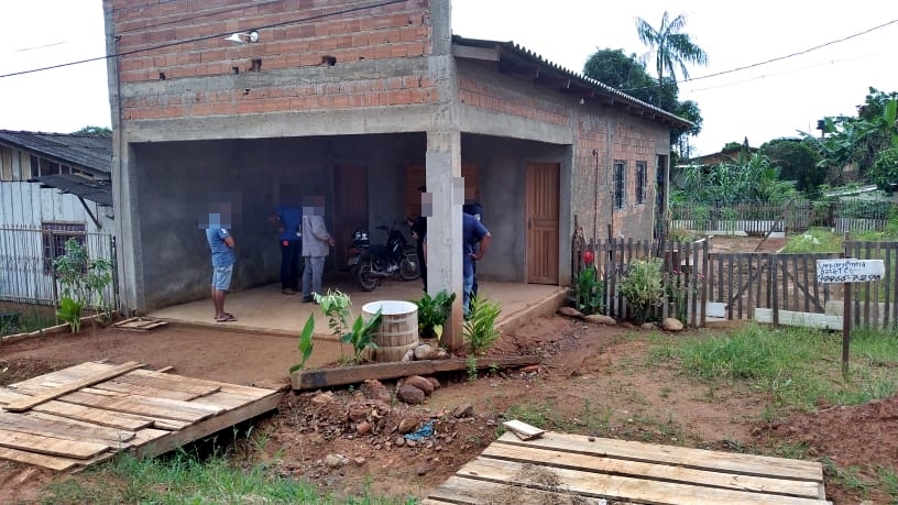 Suposto infarto tira a vida de homem de 41 anos, encontrado em residência nesta manhã de sábado, em Jaru