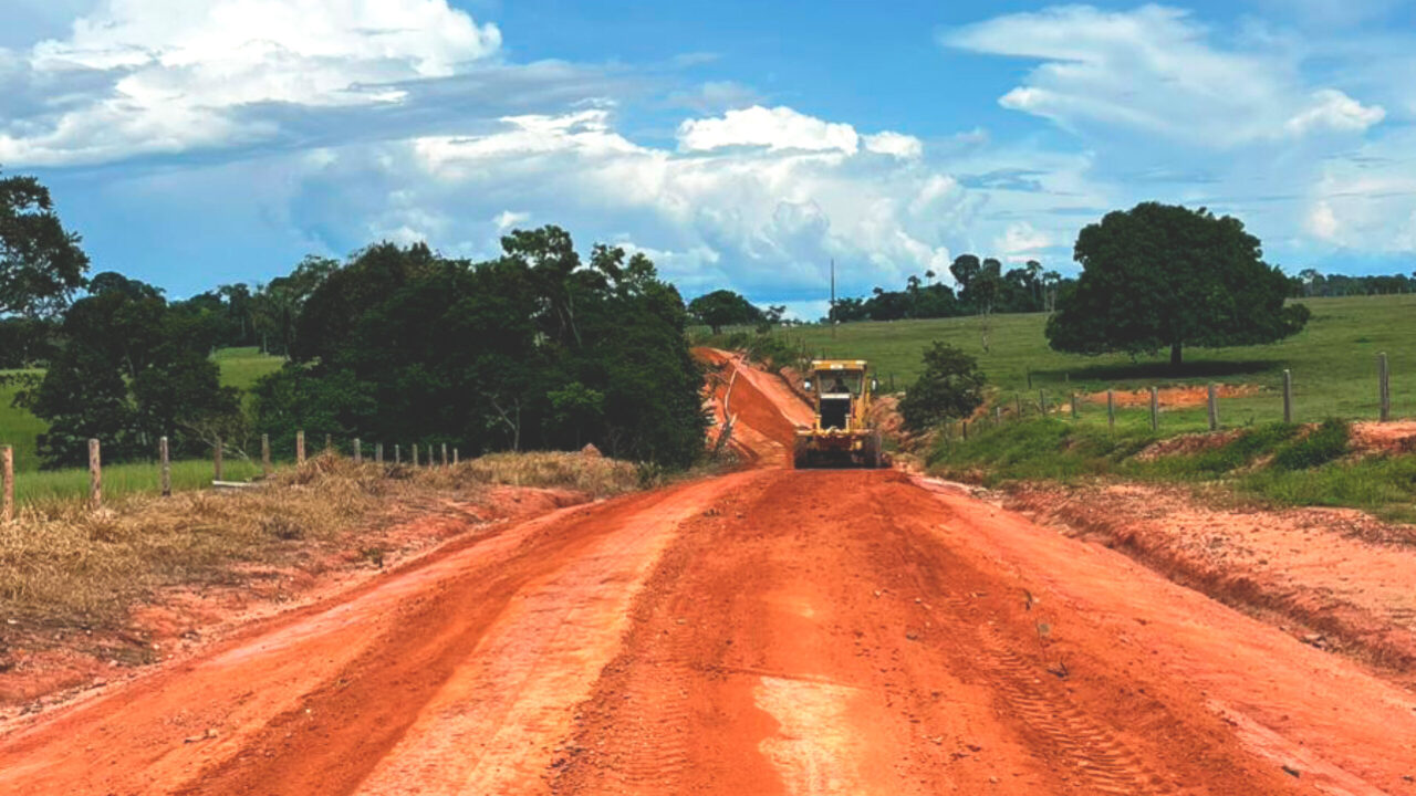 Rodovia entre Cacoal e Andreazza recebe obras