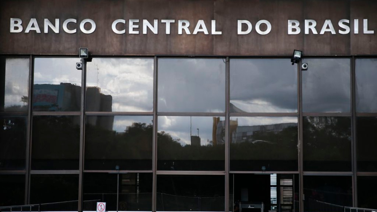 Diretor do BC nega indicação de compra de carteiras irregulares