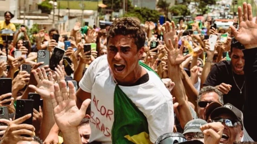 Ato sob chuva em Brasília indica reorganização da direita política