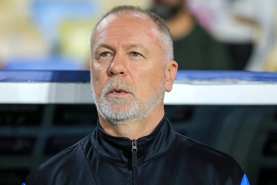 Técnico Mano Menezes acerta com o Peru