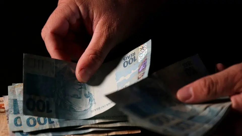 Meta fiscal é cumprida com déficit bilionário em 2025