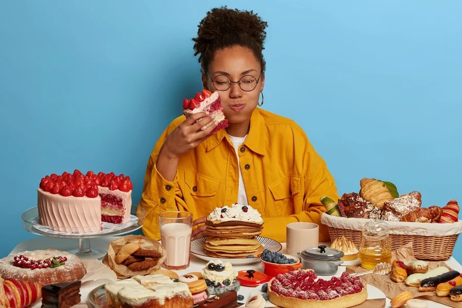 Especialistas explica diferença entre gula e compulsão alimentar
