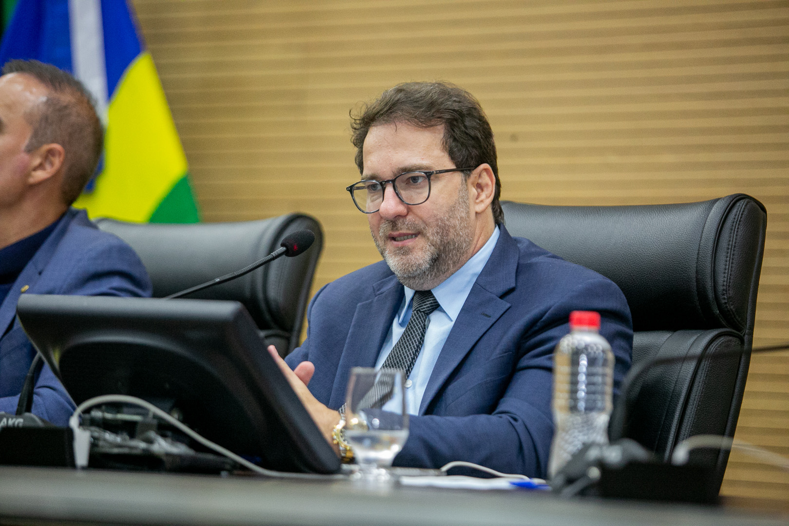 Deputado Alex Redano propõe implantação de lavanderia industrial para unidades prisionais de Ariquemes