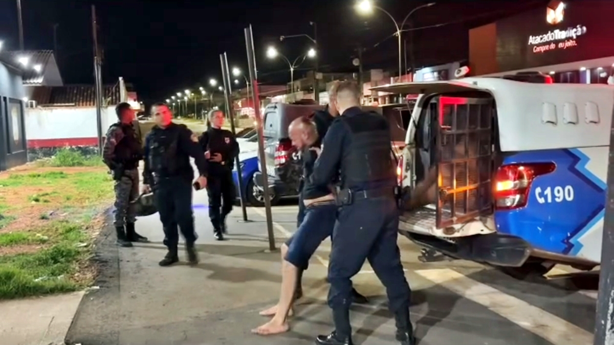 Casal doidão agride policiais militares e é preso em Cacoal