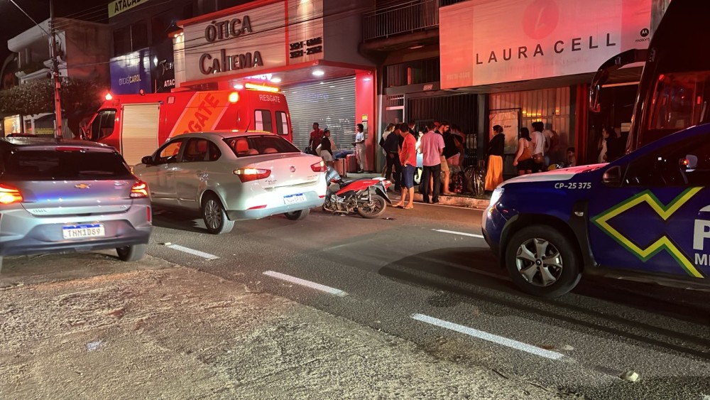 Motociclista fica ferido em colisão com Fiat Siena em Jaru