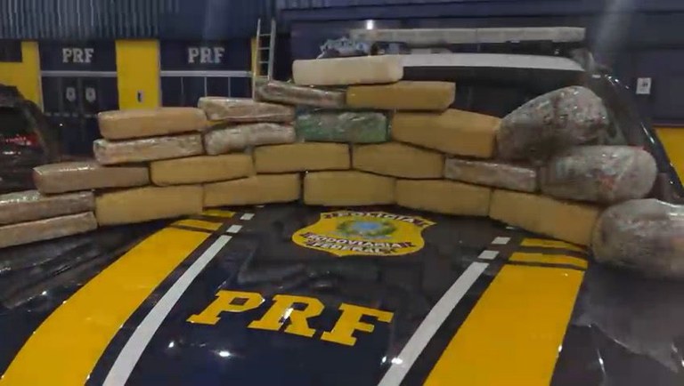 PRF intercepta 25 kg de entorpecentes em Rondônia