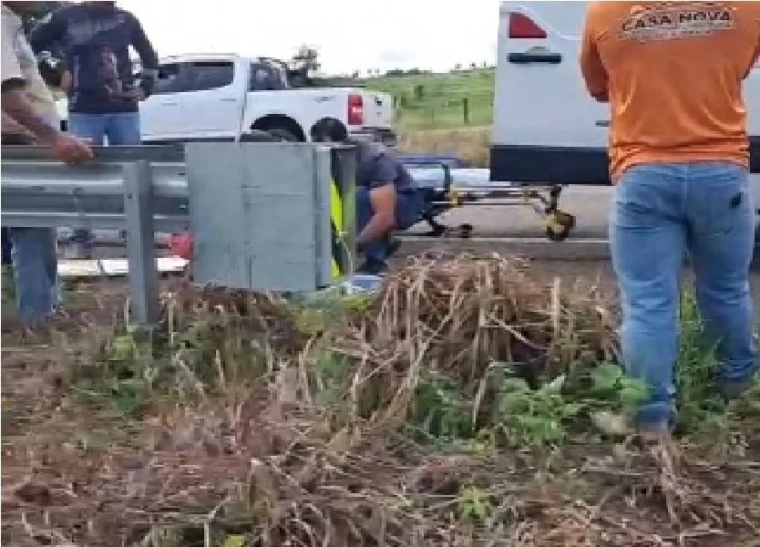 Capotamento na BR-429 deixa motorista ferido