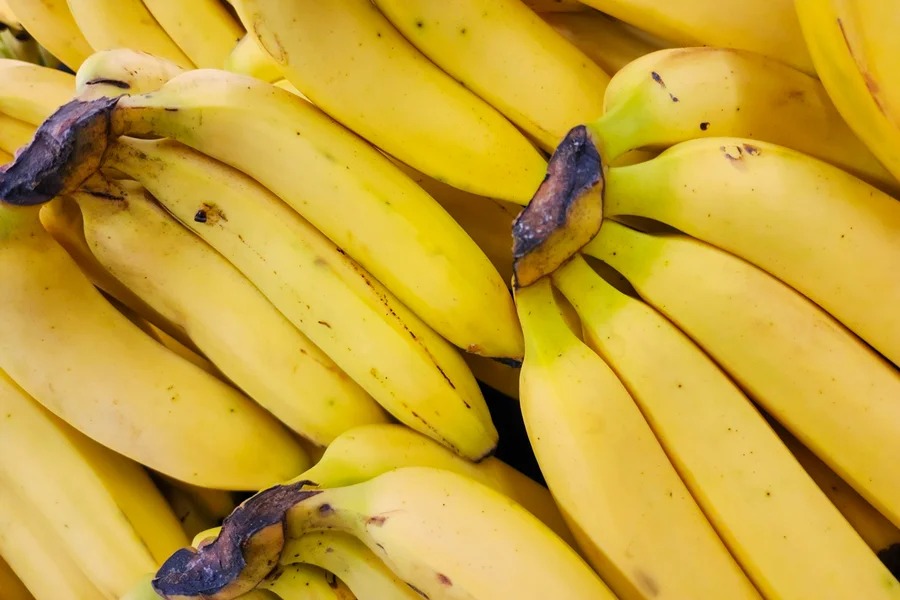 É verdade que a banana prende o intestino?