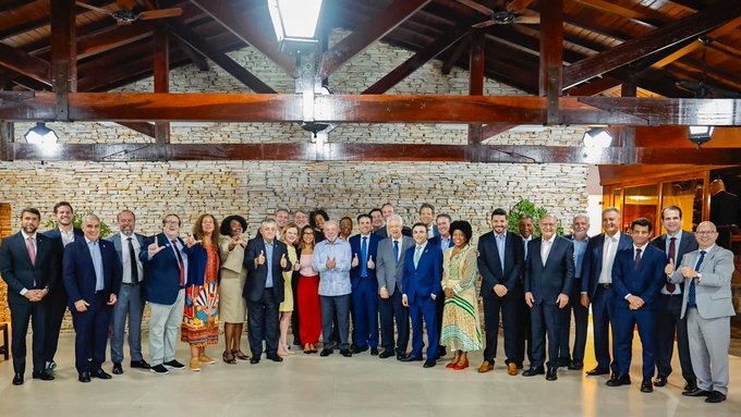 Lula promove jantar com líderes da Câmara e Motta