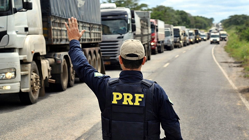 Restrição de tráfego durante o carnaval altera circulação de veículos de carga em rodovias federais de Rondônia