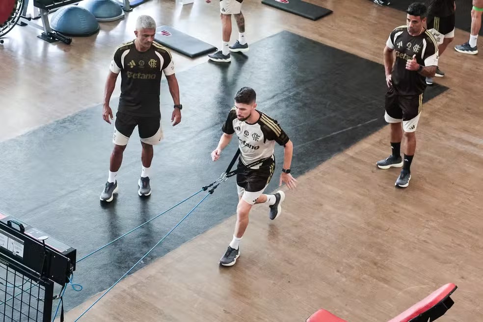 Lesão tira Jorginho do jogo contra Sampaio