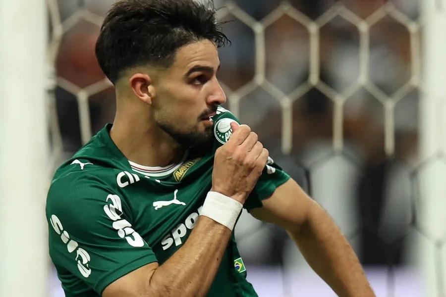 Palmeiras vence Corinthians após pênalti perdido