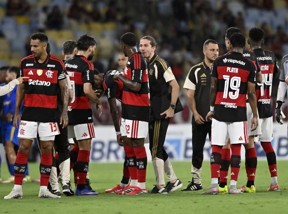 Rubro-Negro prioriza elenco completo no Carioca