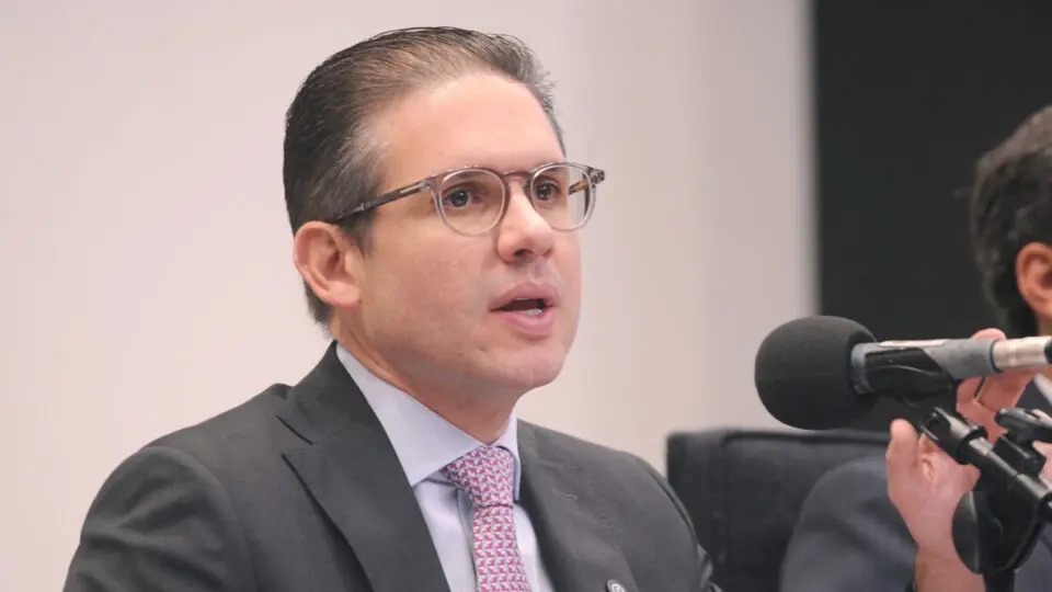 Votação sobre fim da escala 6x1 marcada para maio