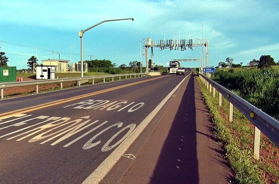 Pedágio da BR-364 é restabelecido, mas sob protestos de motoristas