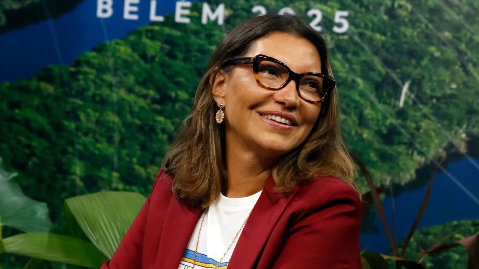 Desfile carnavalesco com Lula provoca debate político