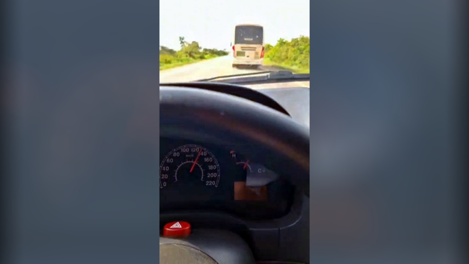 Ônibus da saúde de Rolim de Moura é flagrado a 140 km/h na BR-364