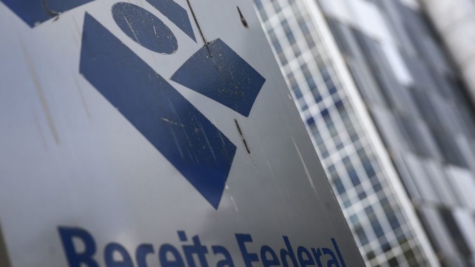 Defesa dos servidores da Receita ganha destaque