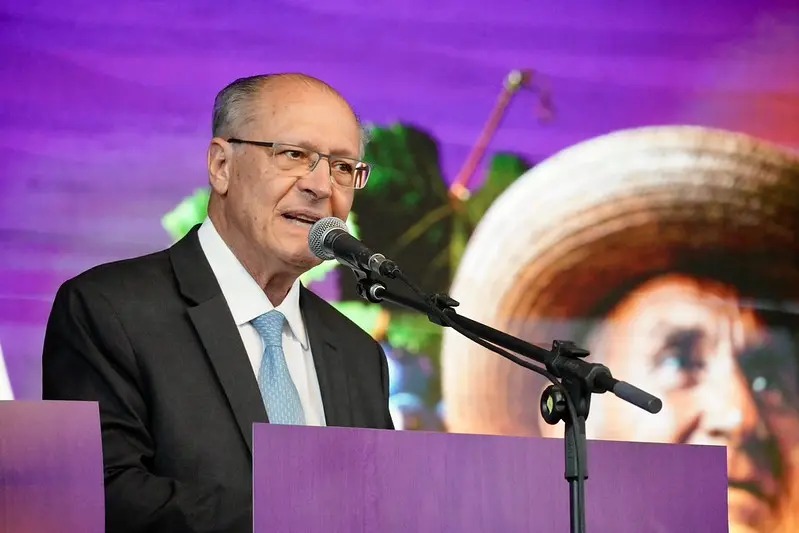 Brasil estuda barreiras contra importação de vinhos europeus