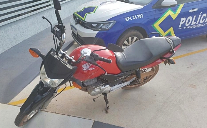 Homem é preso na BR-364 em Pimenta Bueno conduzindo motocicleta furtada