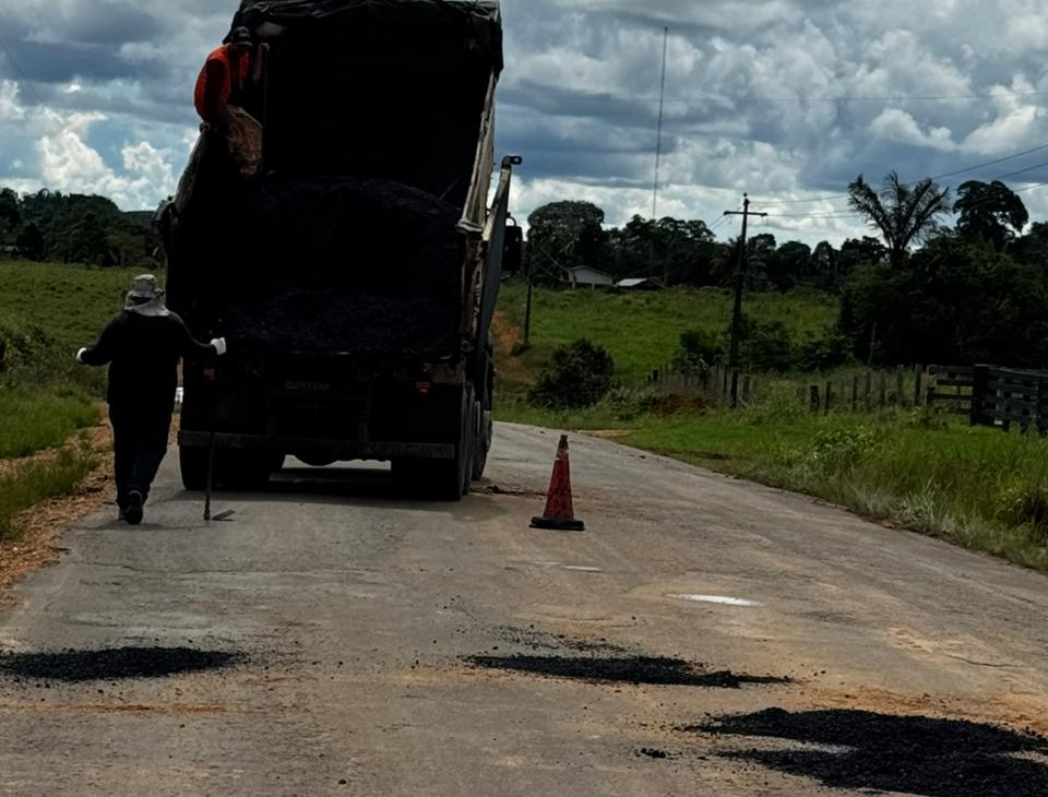DER atende solicitação e realiza obras no RO-459