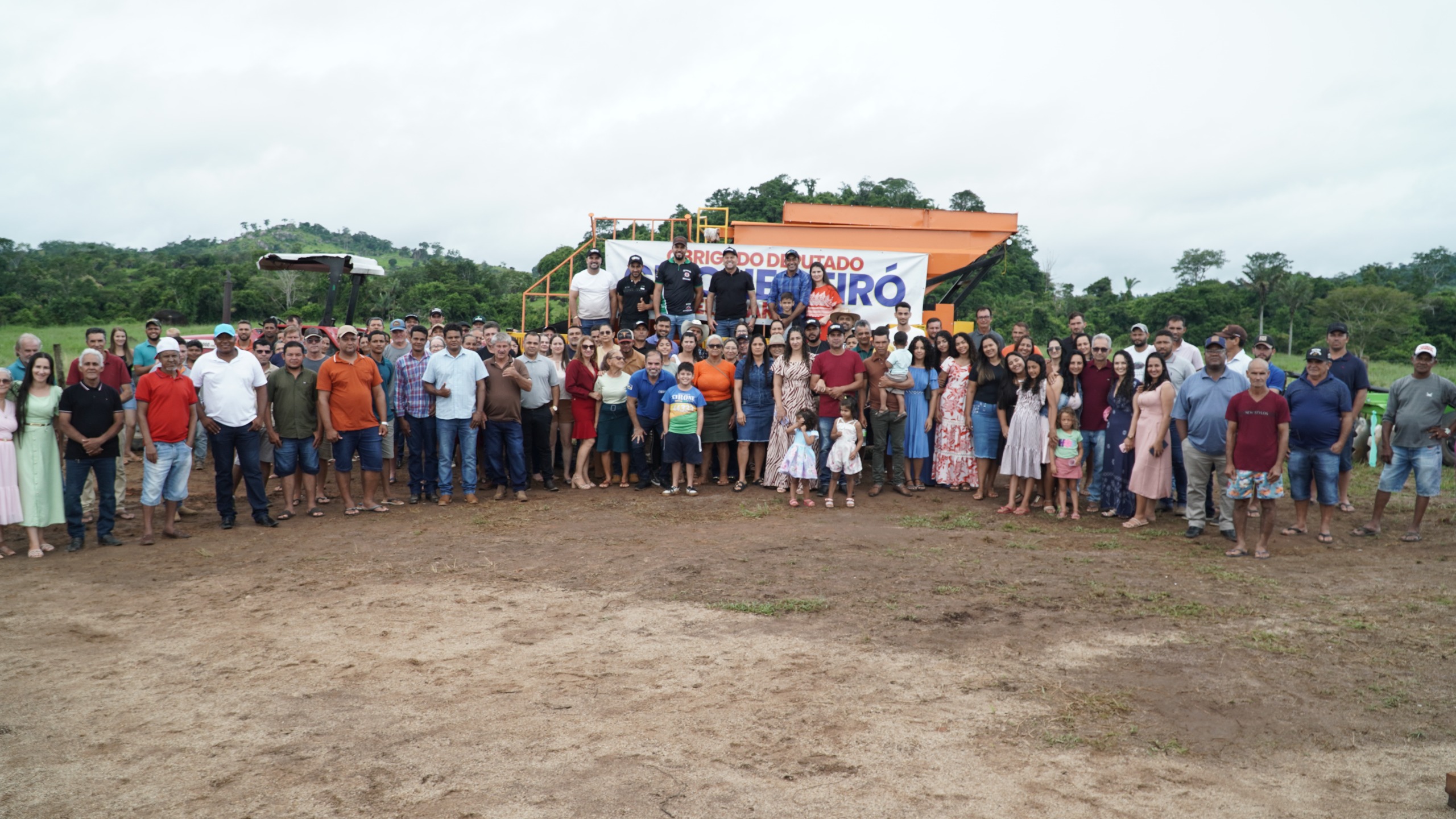 Produtores de Andreazza ganham recolhedora de café