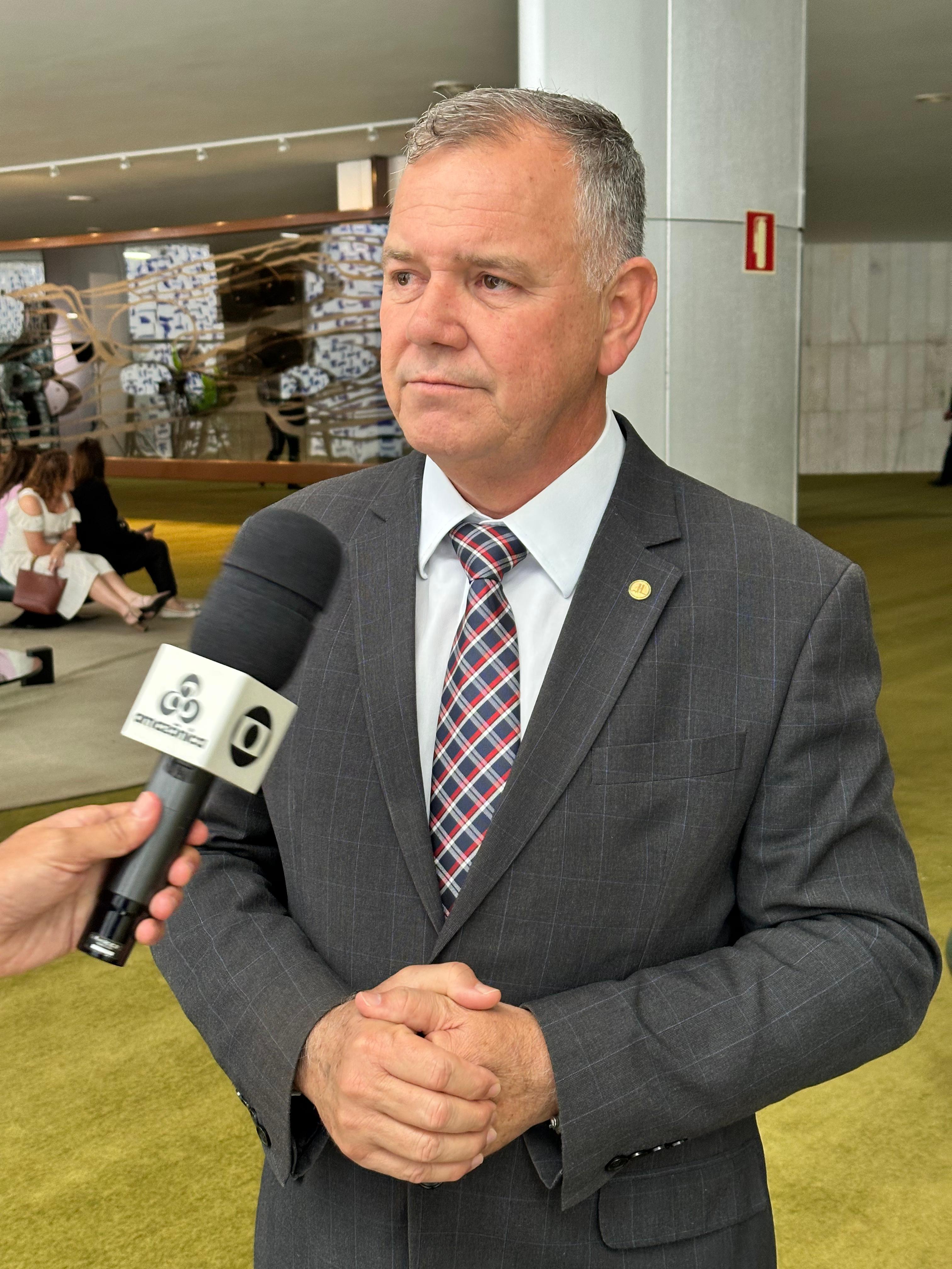 Mosquini anuncia que STF suspendeu desintrusão na Terra Indígena Uru-Eu-Wau-Wau e comemora vitória