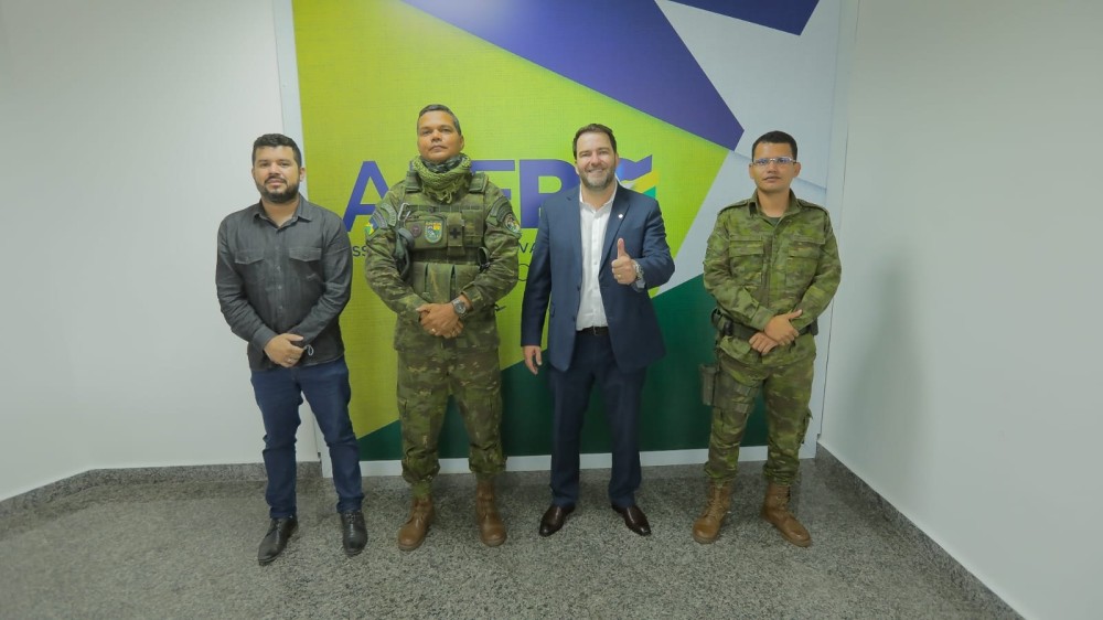 Deputado Alex Redano se reúne com o comandante do Batalhão de Fronteira e anuncia recursos