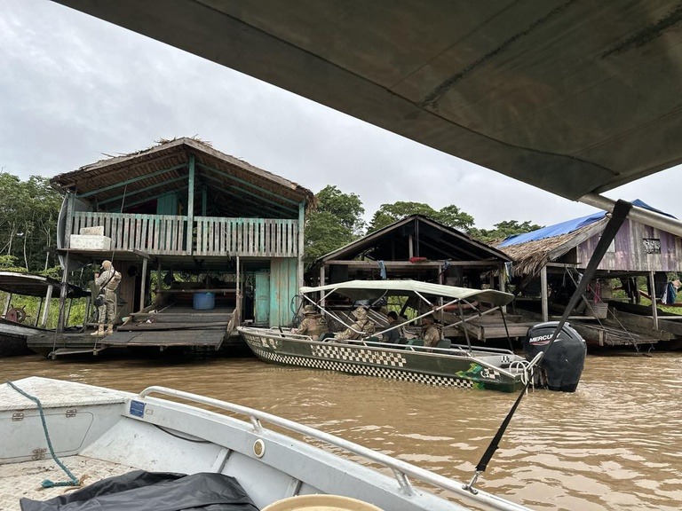 Operação mira extração ilegal no Rio Madeira
