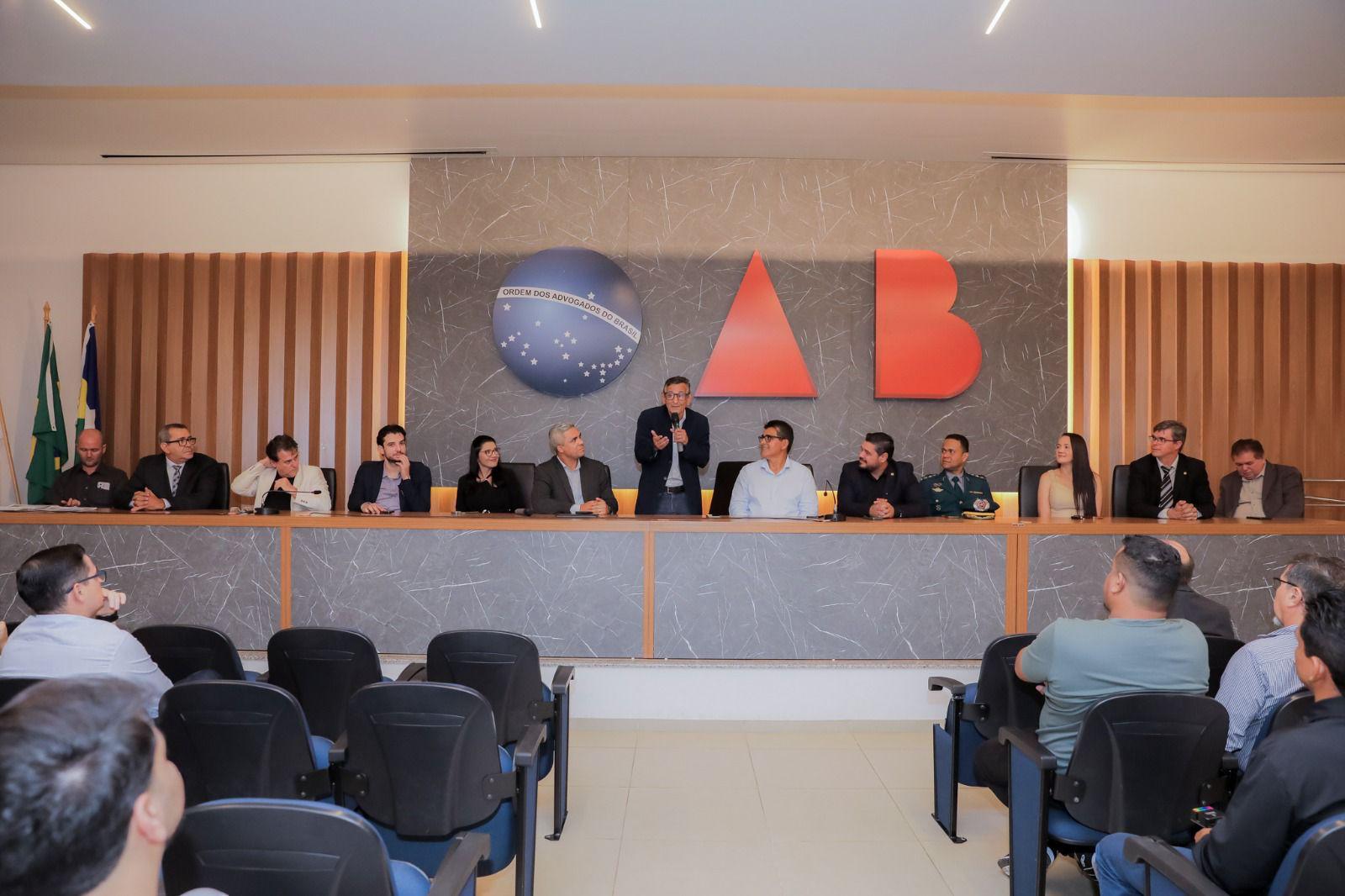 Deputado recebe homenagem durante solenidade de posse