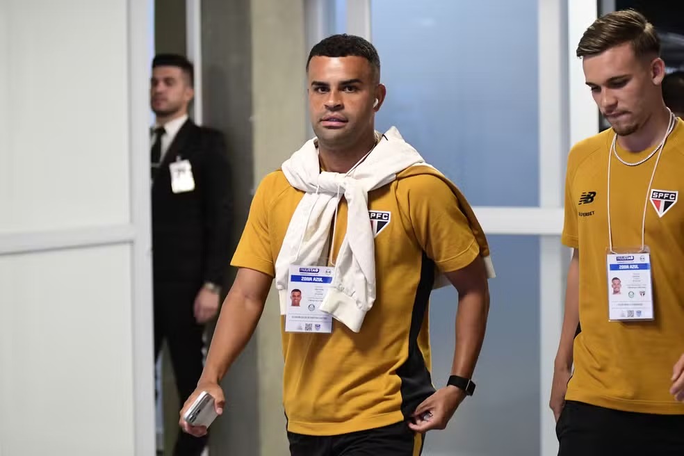 Empréstimos de Alisson depende de acerto final entre clubes