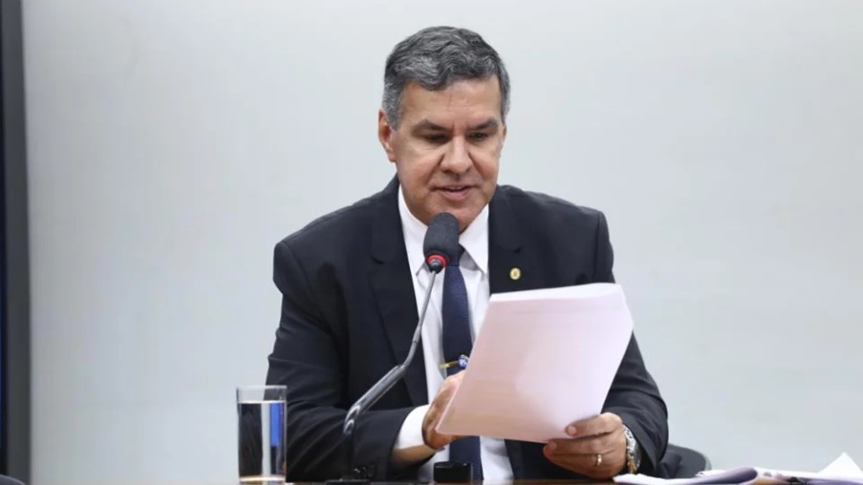 Deputado alerta sobre riscos à PM em PEC da Segurança