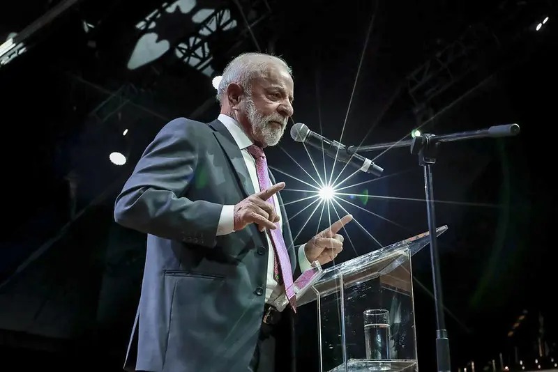 Afirmação de Lula sobre trabalho na Argentina é questionada