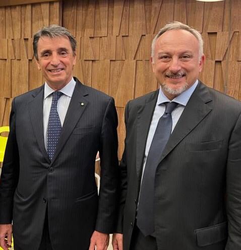 Associações de Alvorada recebem maquinário com apoio de Cirone