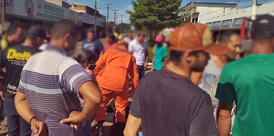 Duas pessoas ficaram feridas em acidente na Dom Pedro I, na manhã deste domingo, 27