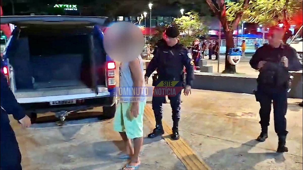 Discussão por ciúmes termina com mulher ferida com tesoura