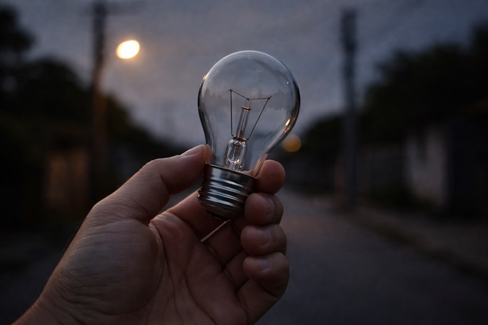 Quedas de energia voltam a atingir bairro Floresta em Cacoal