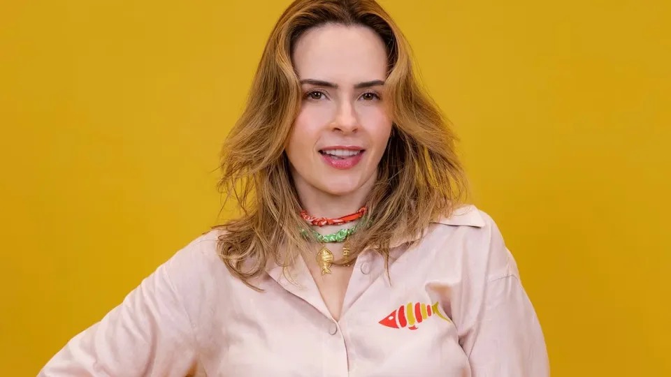 Ana Paula Renault deixa vídeo pronto criticando a roupa